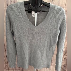 GAP Gray V-Neck Knit Sweater | Long Sleeve | Classic Lightweight Pullover|Small